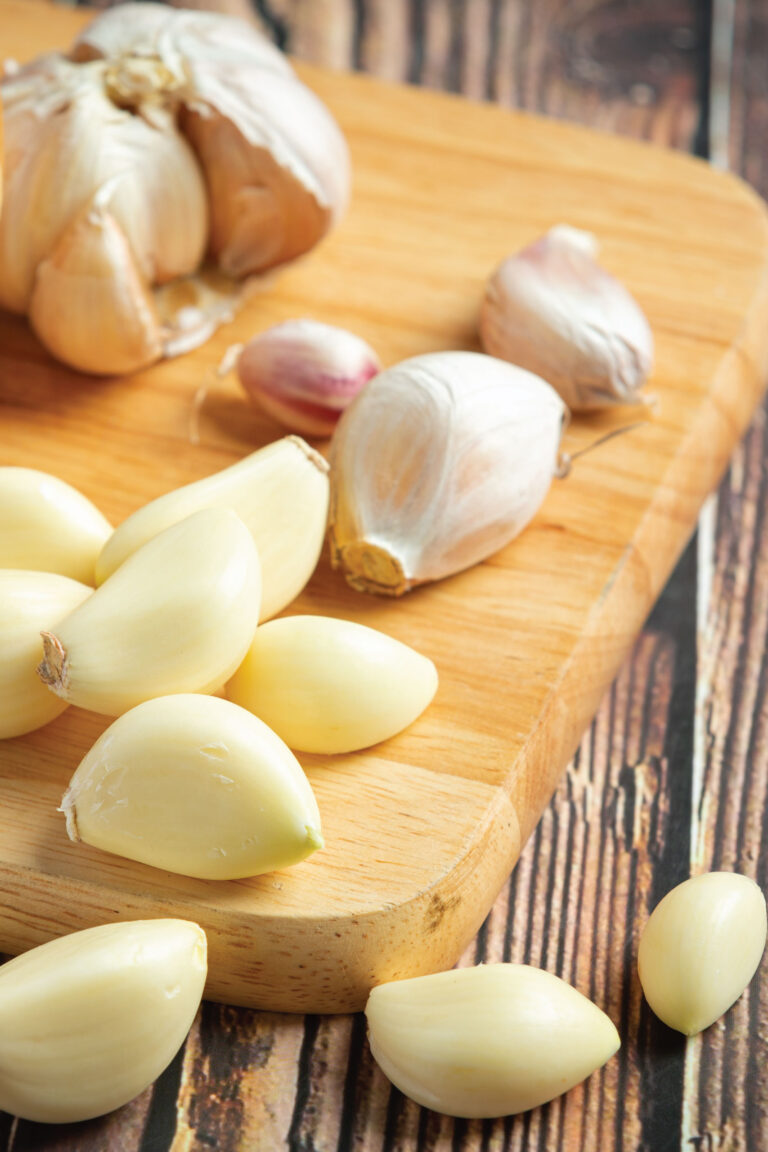 Peeled White Garlic